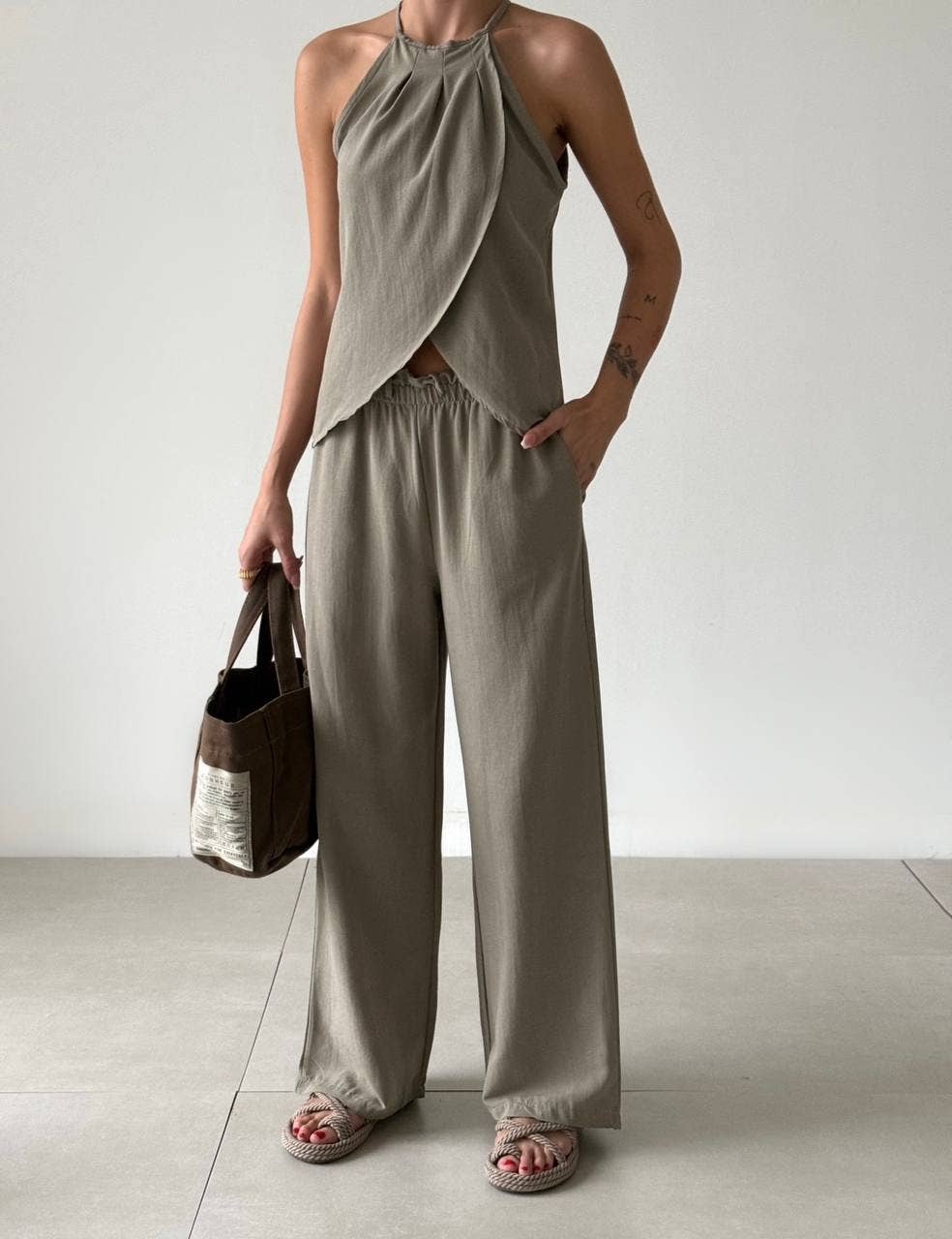 💚 Haut dos nu en lin et pantalon taille élastique kaki clair - ensemble CAPRI