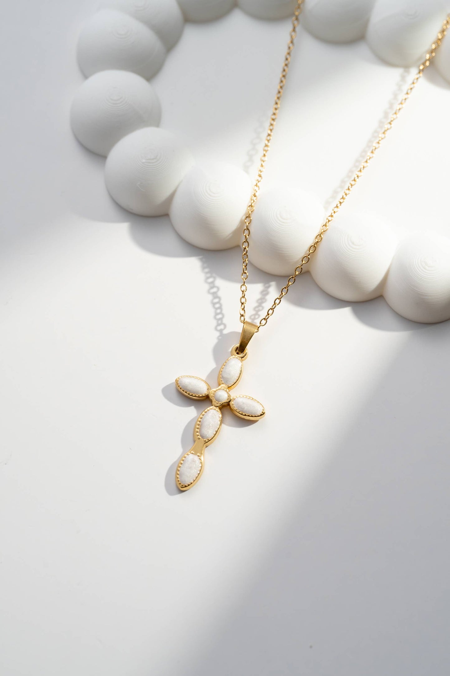 Collier croix en acier PETRU