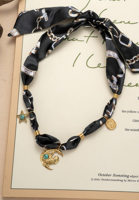 Collier foulard bohème chic noir & doré CARLA
