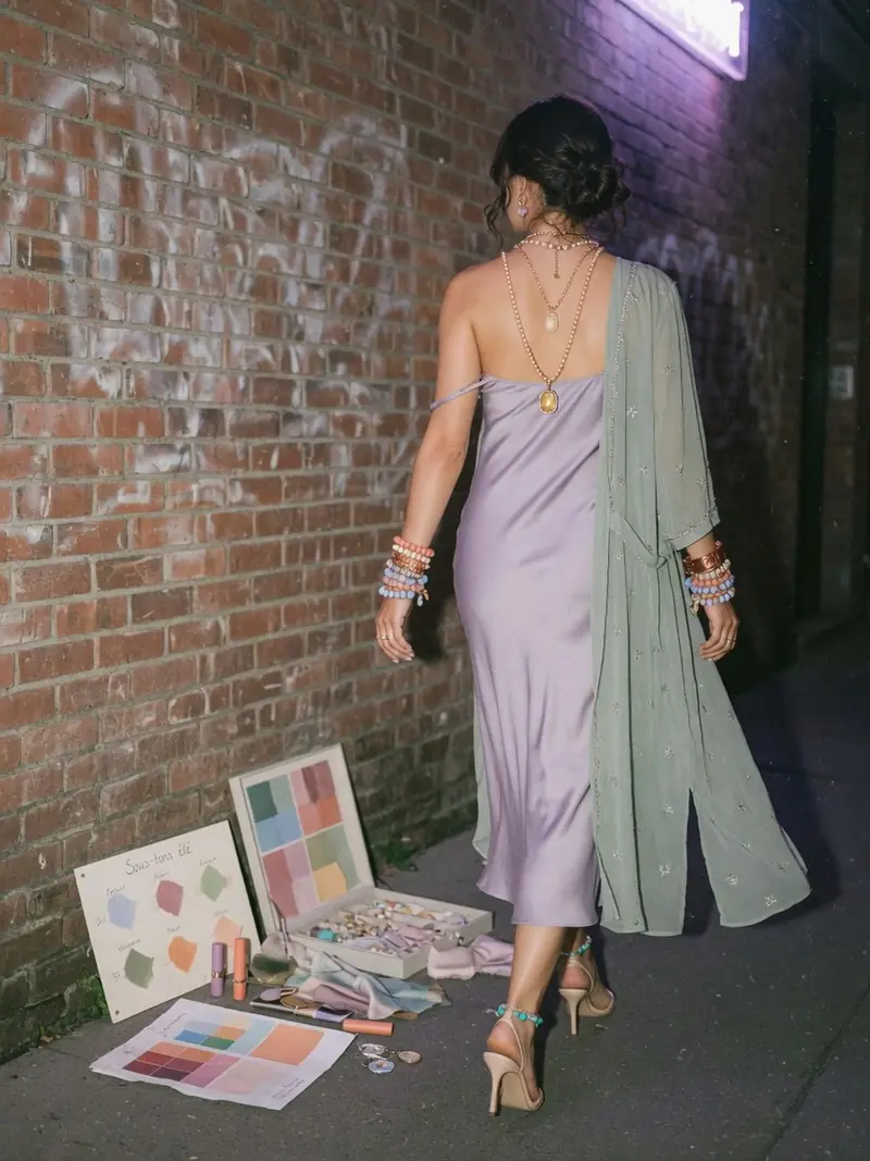 Colorimétrie été : ce que révèle votre tiroir à bijoux sur votre sous-ton : look 23