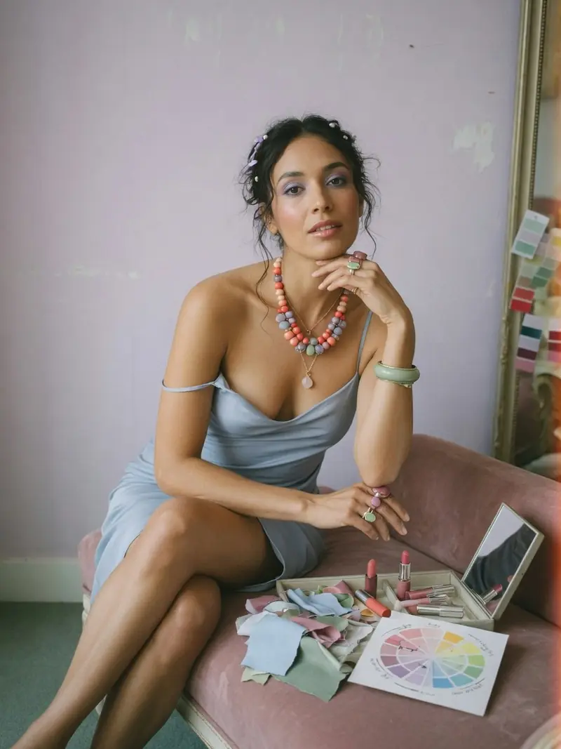 Colorimétrie été : ce que révèle votre tiroir à bijoux sur votre sous-ton : look 5