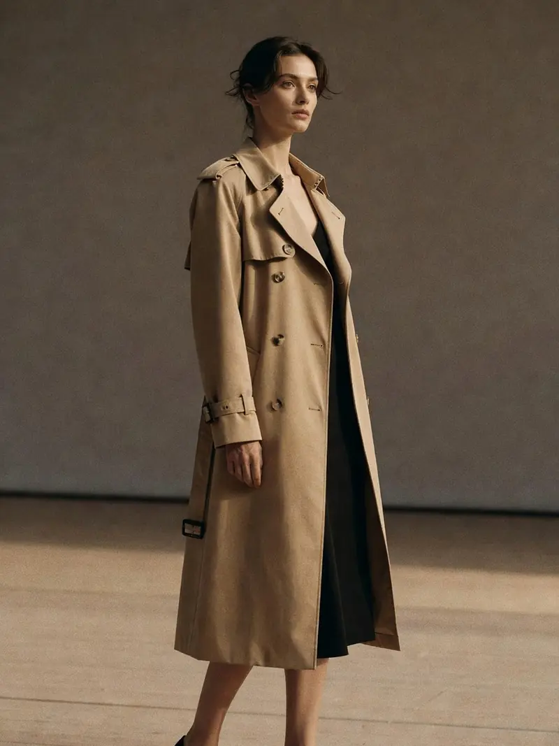Comment porter un trench femme : ce que révèlent ses détails militaires : look 19