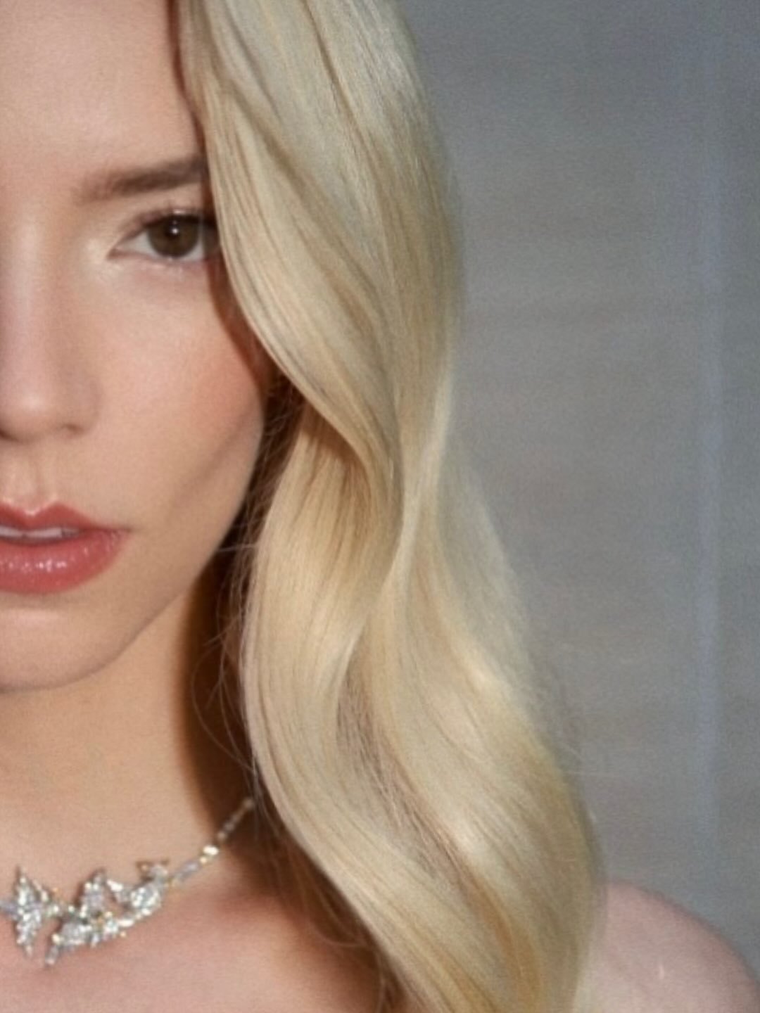 Publication de Anya Taylor-Joy sur Instagram : Anya Taylor-Joy, prochaine James Bond girl
