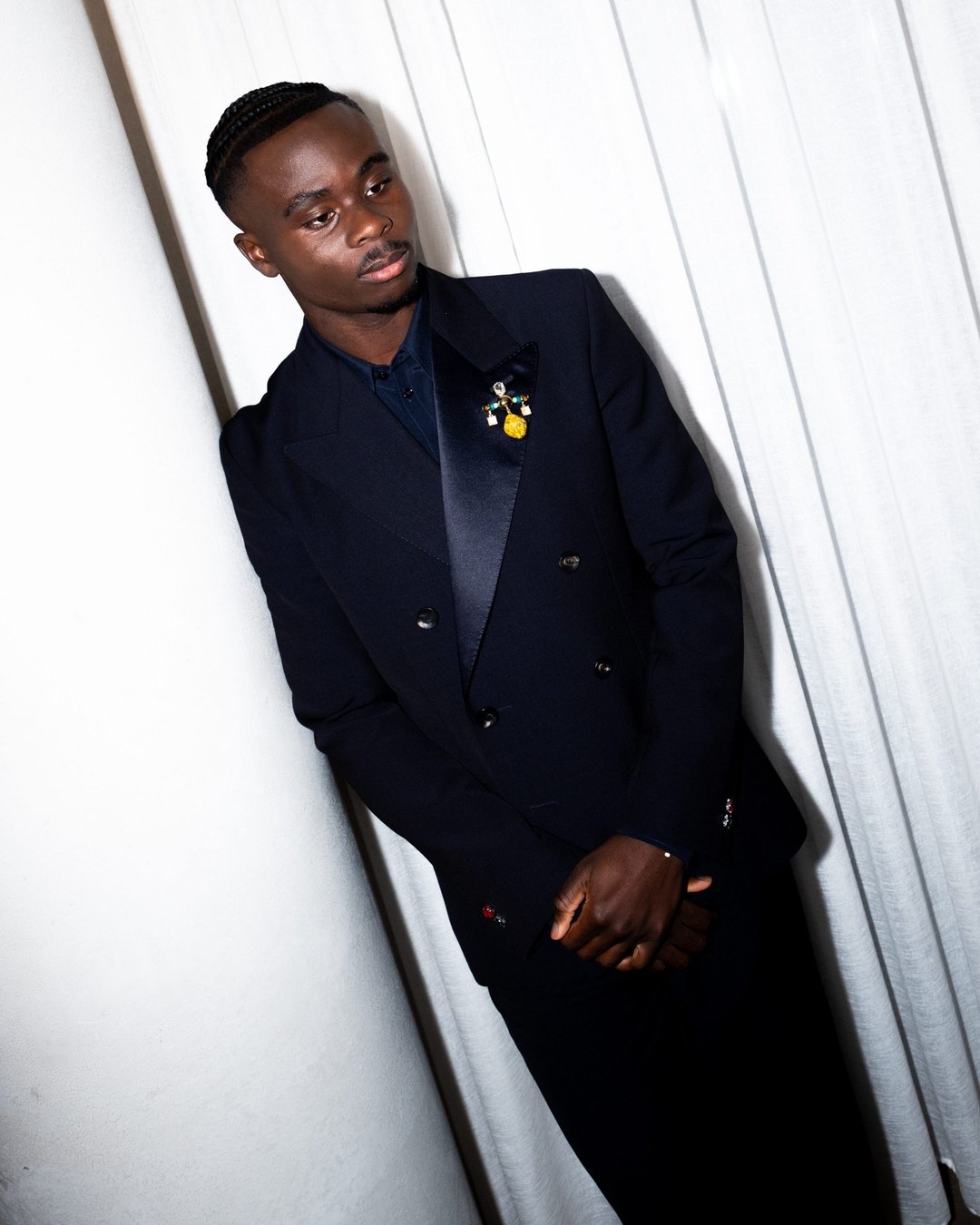 Publication de British Vogue sur Instagram : Bukayo Saka, costume Wales Bonner Ballon d'Or 2026