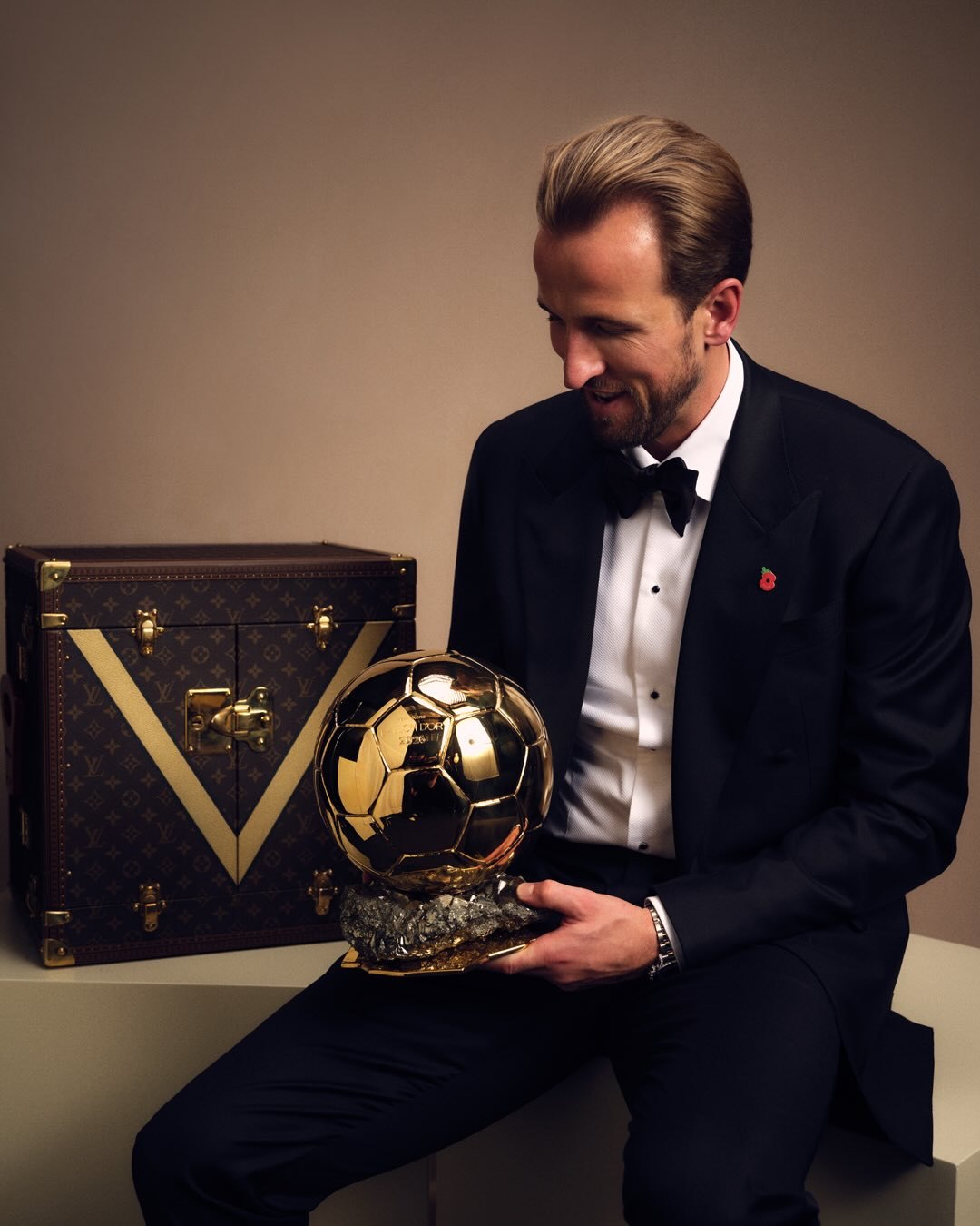 Publication de Louis Vuitton sur Instagram : Louis Vuitton, malles trophées Ballon d'Or 2026
