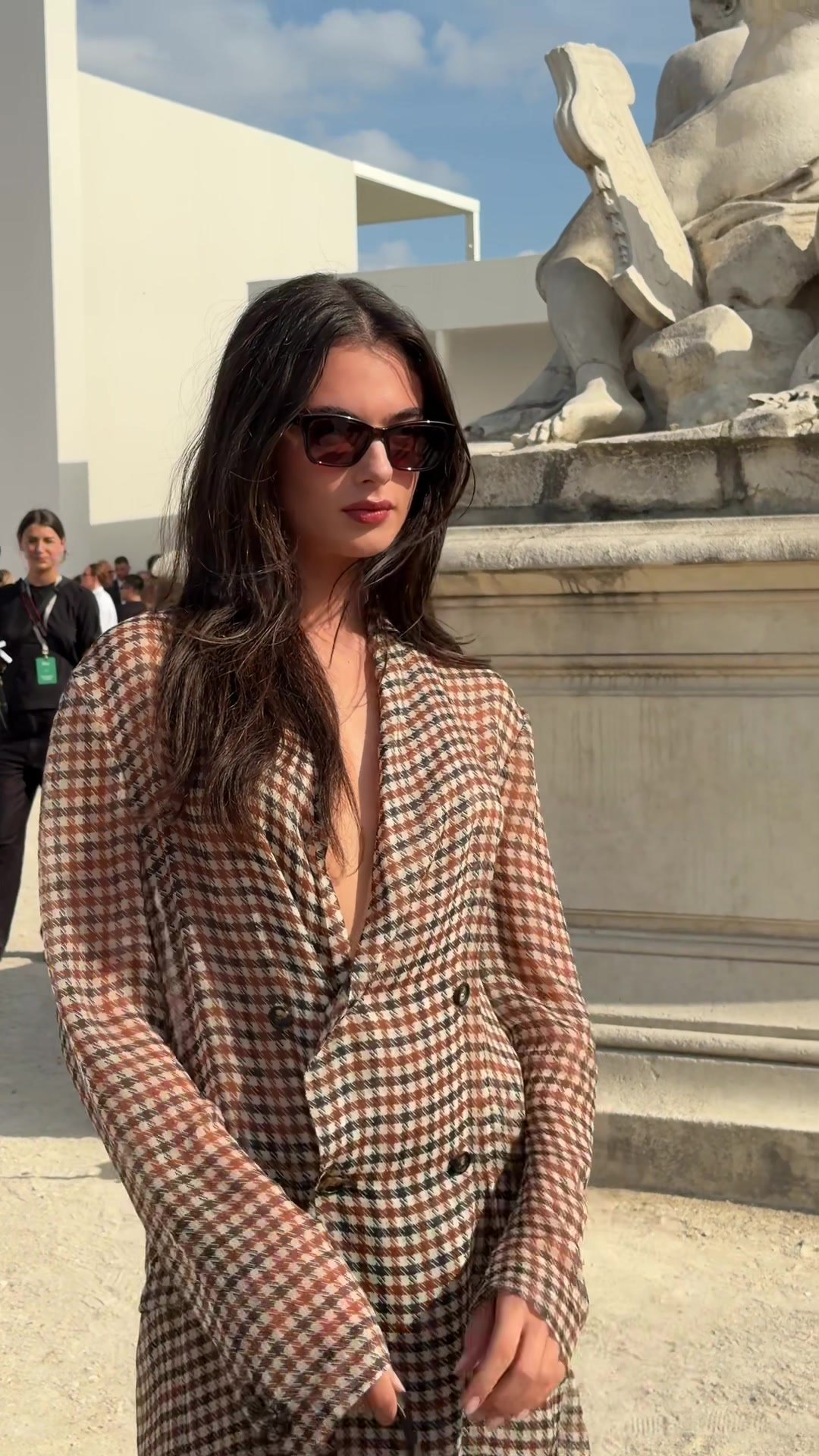 Vignette de la vidéo TikTok de ELLE France : Deva Cassel, Vert amande : le test en cabine avant de craquer