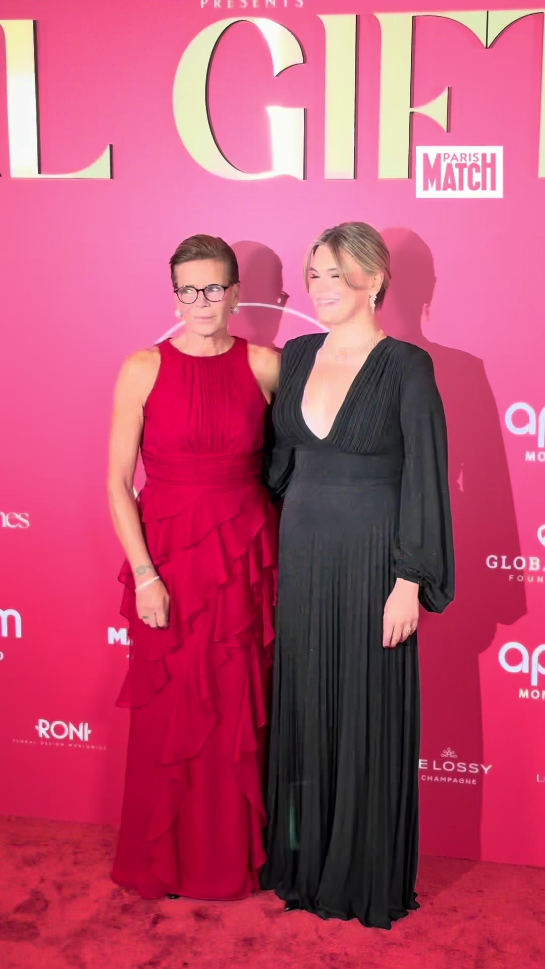 Vignette de la vidéo TikTok de Paris Match : Camille Gottlieb, Hôtesse d'un gala : la tenue de Camille Gottlieb, organisatrice du Global Gift Gala, décryptée