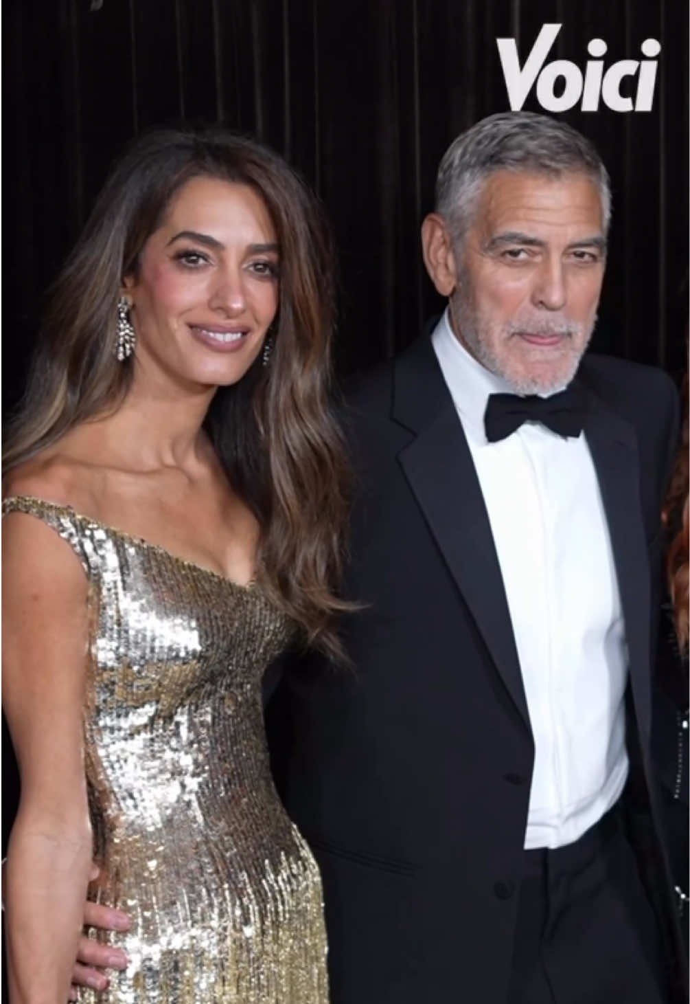 Vignette de la vidéo TikTok de Voici : Amal Clooney, robe dorée