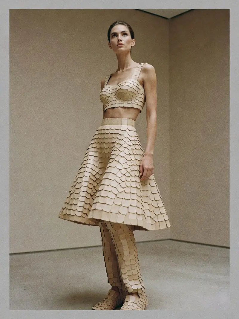 Ce que la robe Mondrian d'Yves Saint Laurent et l'Armadillo de McQueen disent : look 8